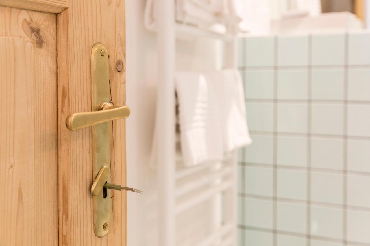 Single Room Bathroom